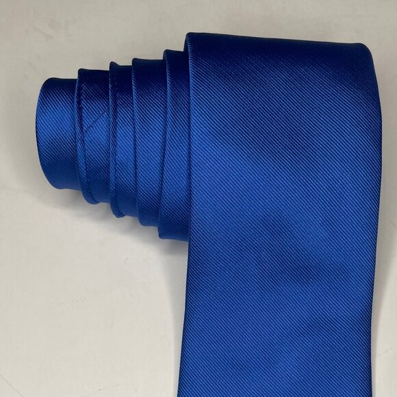 Roundtree & Yorke Silk Handmade Men's Cardinal Solid Tie Event Work Office OS - Picture 3 of 8